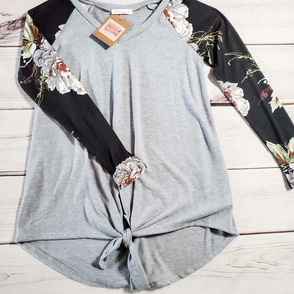 Floral sleeve top - Picture 1 of 2